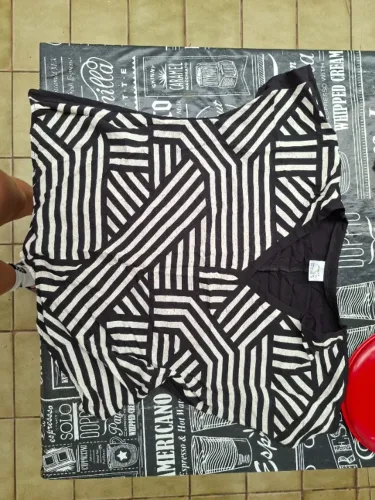 camisa social preta e branca