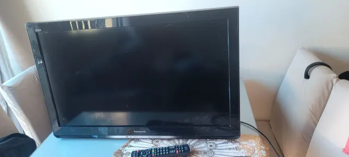 TV LCD Panasonic 32 Poegada
