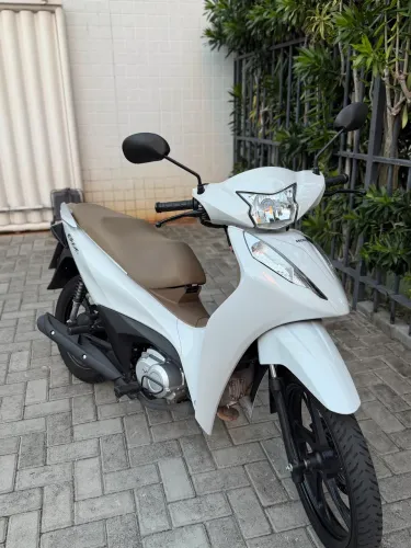 Honda Biz 125 EX 2025/2026 - 3.955 km - Impecável