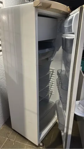 Geladeira usada em ótimo estado