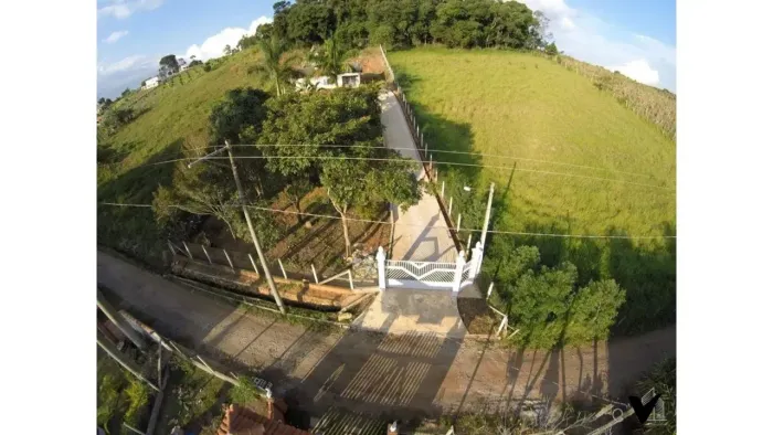 Casa a Venda em Socorro - SP