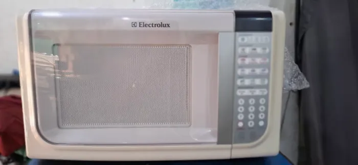 Forno de micro-ondas Electrolux 31 litros.