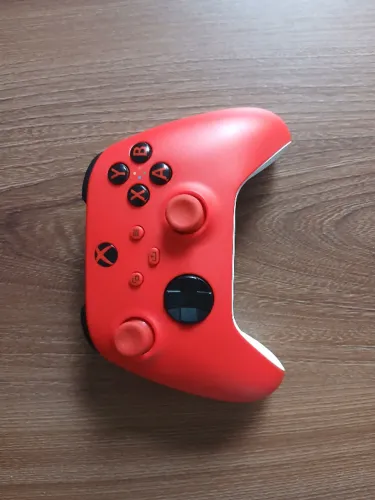 Controle Xbox One sem fio original Microsoft Cor especial Red em perfeito estado