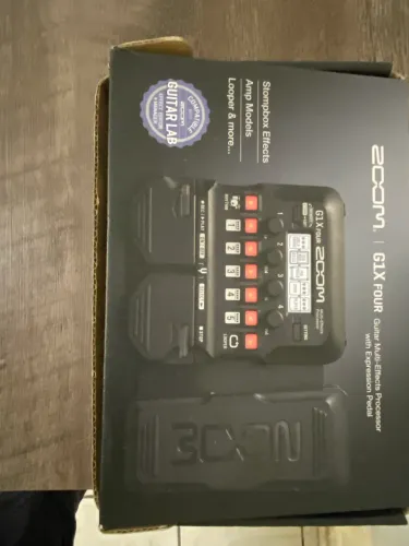 Pedaleira Zoom G1x Four