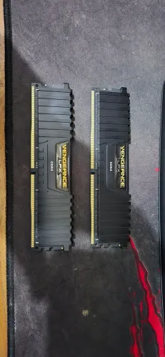 Memória RAM DDR4 Corsair 16Gb 3000mhz (2x16)