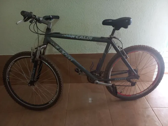 BICICLETA CALOI EXPERT 18 MACHAS 