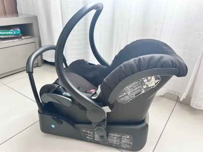 Carrinho de Bebê com Base e Bebê Conforto Safety 1st