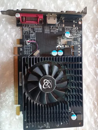 Placa de vídeo AMD Radeon HD 6570