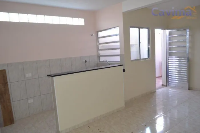 Casa com 1 dormitório para alugar, 50 m² por R$ 1.012,09/mês - Parque São Rafael - São Ber