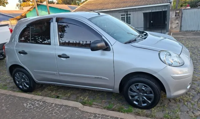 Nissan March 1.0 16V Flex Fuel 5P 2013