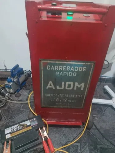 Carregador de Baterias Automotivas 50A Ajom