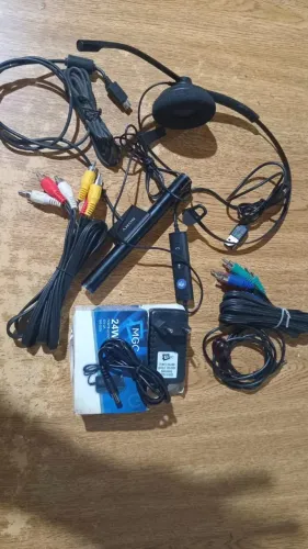 Fone com microfone red profissional zero,cabos rca fonte 12v 2a,e outros,