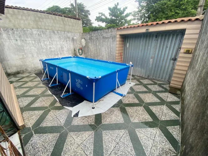 Piscina de armação de ferro 7.127 litros (usada)
