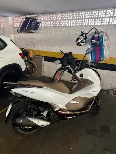 PCX DLX 2021 branca Vende-se