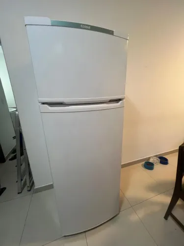 Geladeira Consul 334L Crd37eb Cycle Defrost Com Freezer Supercapacidade Branca Usada