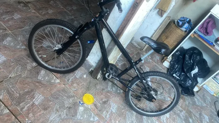 Bicicleta com marcha aro 20