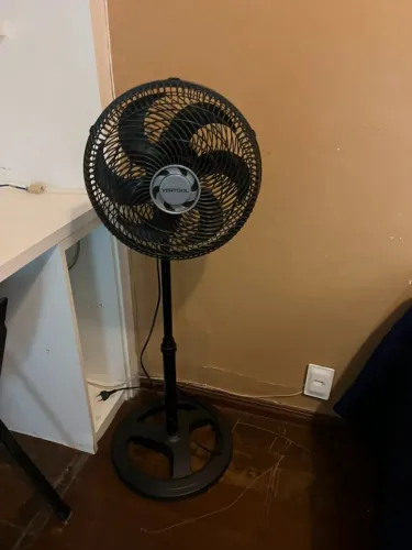 ventilador Britania de coluna semi novo, só ligar e usar perfeito igual novo envio Uber