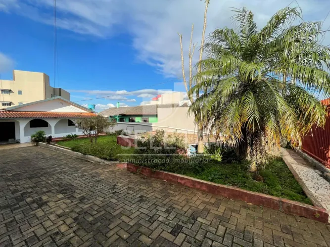 Casa disponível para aluguel no bairro São Cristovão, em Cascavel-PR