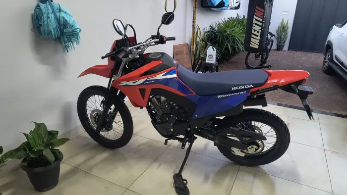 Moto nova saiu da loja e estar guardada