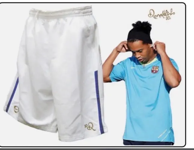  bermudas de treinamento de futebol Nike Ronaldinho R10 brancas dos anos 2000