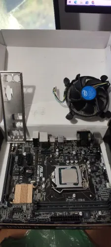 Placa mãe H110 + Intel I7 7700