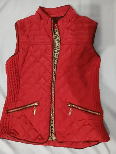 Lindo colete feminino .