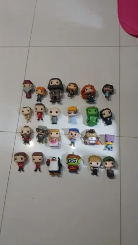 Lote com 80 Funkos originais