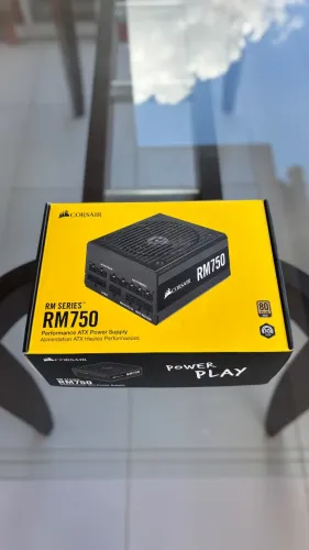 Fonte Corsair RM750, 750W, 80 Plus Gold, Modular, Sem Cabo, Preto - CP-9020195