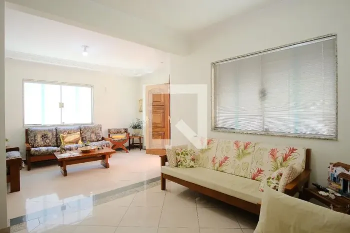 Casa à Venda - Vila Carrão, 6 Quartos, 280 m2