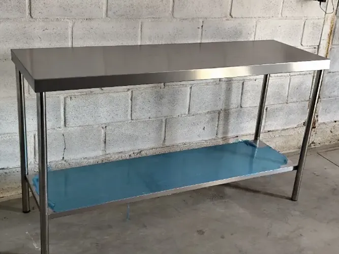 Bancada inox 2 prateleiras 0,90×0,70×0,90 (tampo 22#)