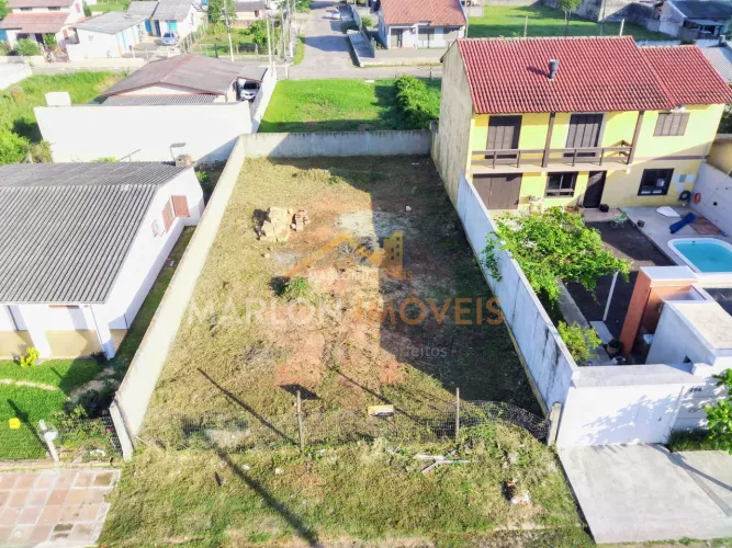 Excelente terreno a venda no Bairro Igra Sul em Torres/RS. De frente para o leste, aterrad