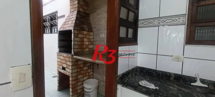 Casa à venda na Vila São Jorge, em Santos, com 2 quartos, 43 m², 1 vaga de garagem! e quin
