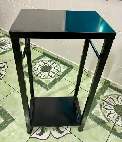 Banqueta alta em aço