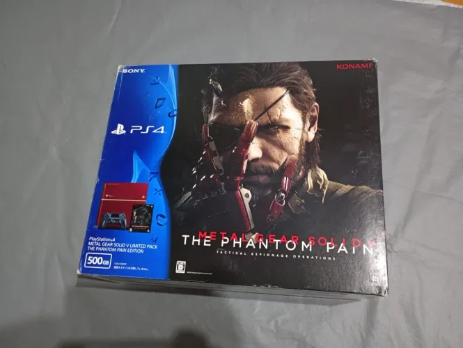 PlayStation 4 edição especial Metal Gear Solid <br><br>Item colecionador <br><br>R$2400