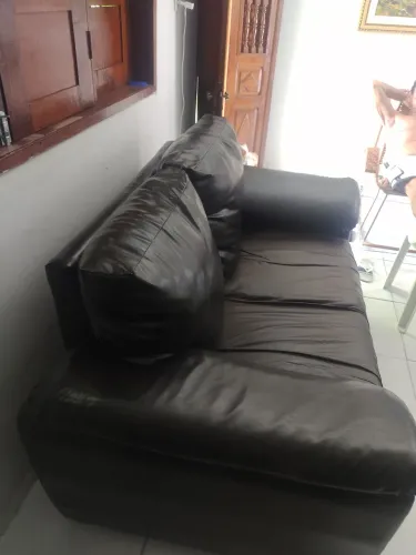 Sofás em couro de 2 e 3 lugares