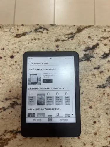 KINDLE 11ª geração acompanha carregador e capinha