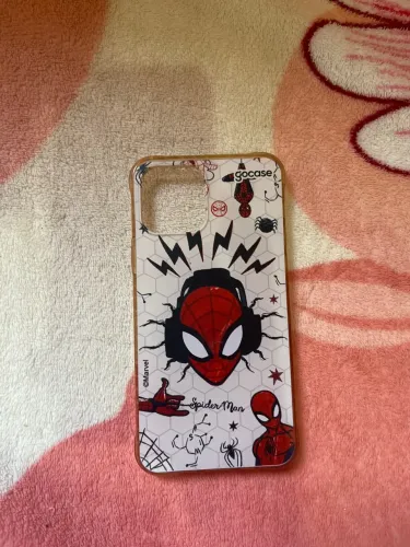 Duas capinhas originais da GoCase para iPhone 12, bem conservadas e pouco usadas!