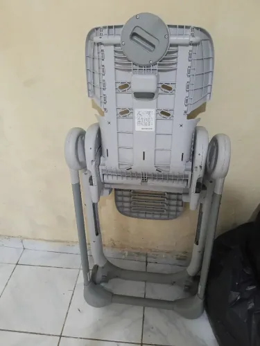 Cadeira de alimentação bebê 