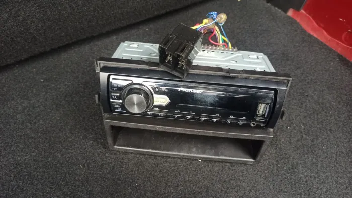 Rádio original Pioneer Onix Joy 2019