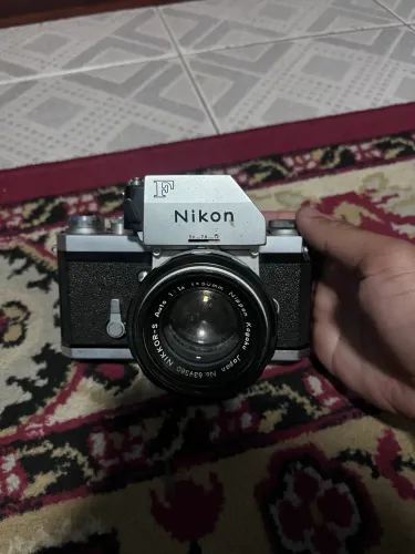 Câmera analógica Nikon F SLR ano 1959