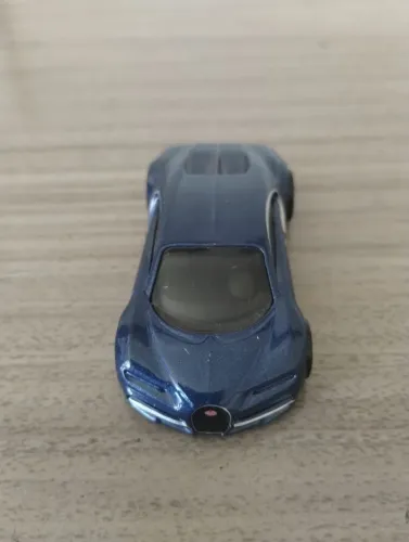 Hot Wheels 16 Bugatti Chiron 2019 Hw Exotics