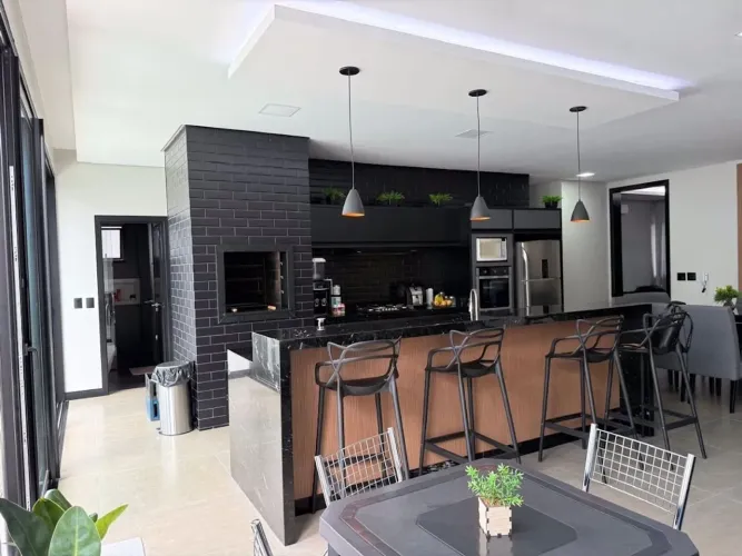 Sobrado com 3 dormitórios à venda, 246 m² por R$ 2.300.000,00 - Tropical III - Cascavel/PR