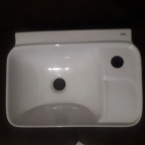 Vendo novíssima moro perto vlt Barreiros watss * Paulino valor 150 reais.