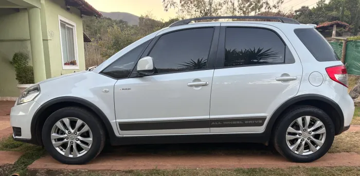 Suzuki SX4 2.0 16V 145cv 4WD 5P Aut. 2014