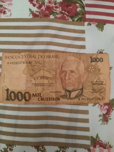 Vendo nota de mil cruzeiros perfeita
