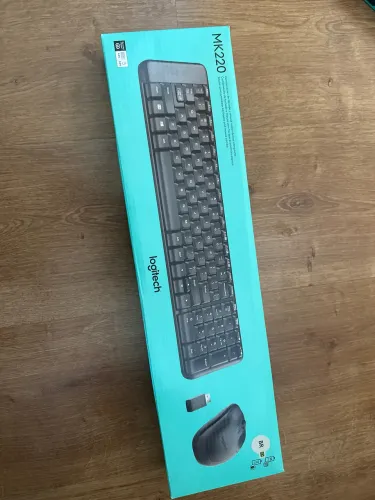 Kit Teclado + Mouse Sem Fio Logitech MK220 (na caixa)