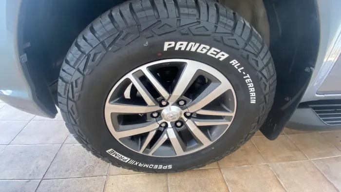 Pneus 285/60 r18 Pangea AT ( medida um pouco maior que o 265/60 18)