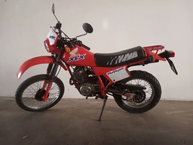 Moto Honda XLX 250 Semi-nova 