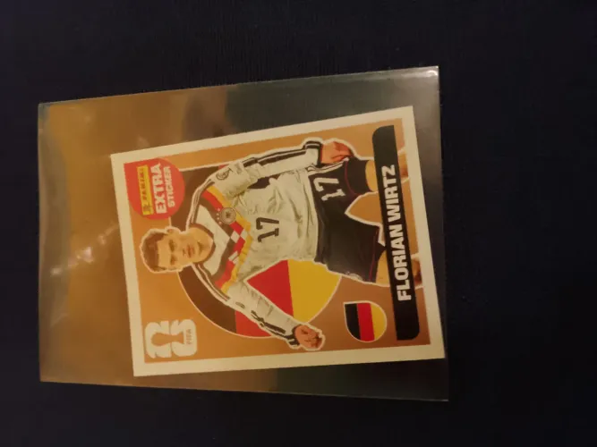 Figurinha extra sticker legend do Florian Wirtz bronze