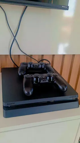 Playstation 4 + 5 meses de garantia